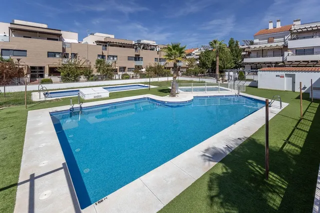 PISO CON TERRAZA EN ALBOLOTE — 4