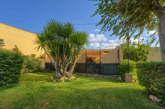 Espectacular chalet con piscina de diseño, jardín de 2.000 m2 y 4 dormitorios con baño propio — 36
