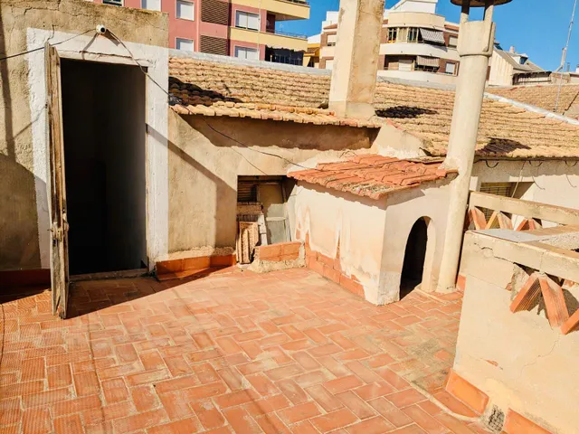 Casa de pueblo de grandes dimensiones en Guardamar pueblo. — 21