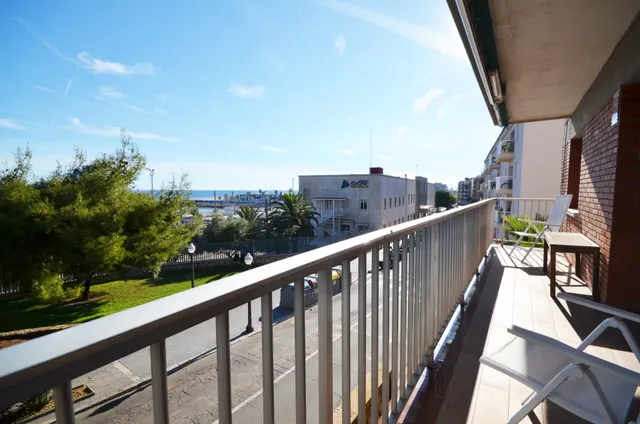 Piso reformado con terraza y vistas al mar junto a la estación de tren de Tarragona — 37