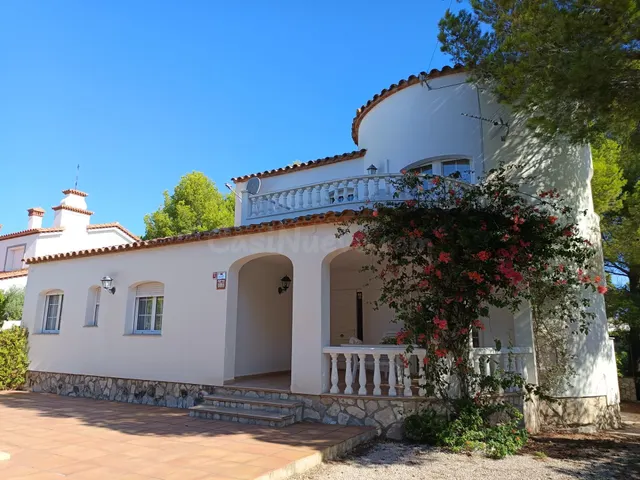 Preciosa casa con piscina a un paso de la playa en Las Tres 
