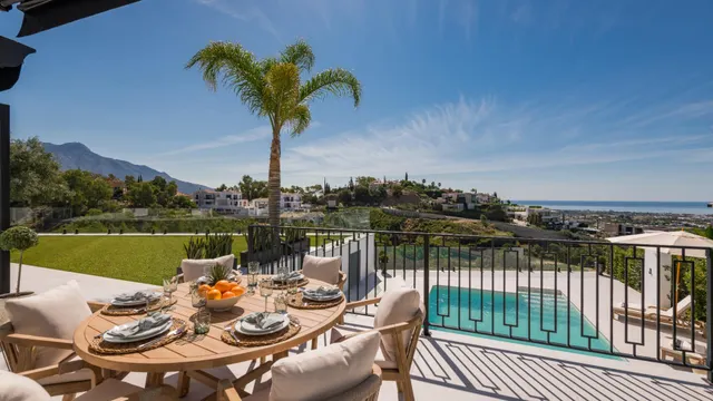 Villa de lujo de 5 dormitorios y 7 baños con impresionantes vistas al Mar. La Quinta, Benahavís — 31