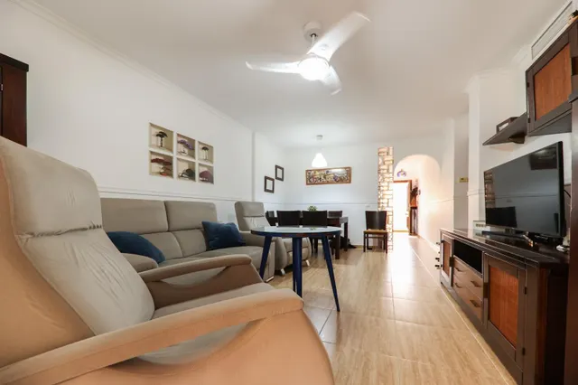 Amplio piso de 3 dormitorios con terraza, garaje y trastero en Las Lagunas — 12