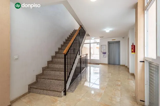 PISO EN URBANIZACIÓN CON PISCINA EN LAS GABIAS — 25