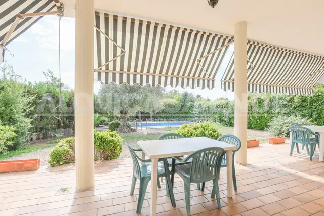 Exclusiva villa de lujo en Simón Verde: 1.150 m2 de parcela privada, gran piscina y bodega, a un paso de Sevilla. — 22