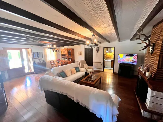 MAGNIFICO CHALET INDEPENDIENTE CON APARTAMENTO DE INVITADOS, PISCINA PRIVADA, GARAJE, BARBACOA, BUENAS VISTAS Y MUCHO MAS — 33
