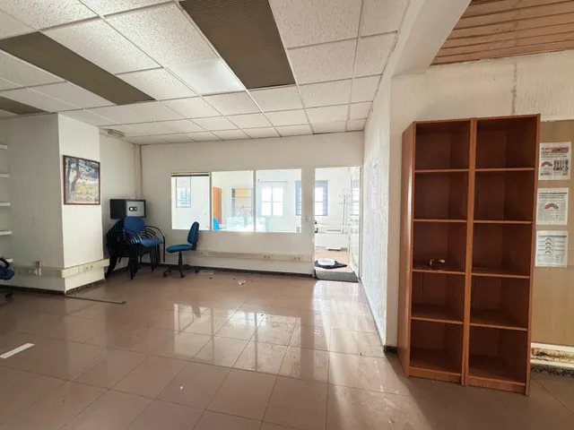 LOCAL COMERCIAL ZONA PLAZA DEL CABALLO — 12