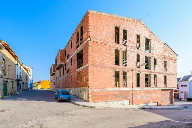 Edificio en venta (obra parada) en Villafranca del Cid (Cast - foto 3