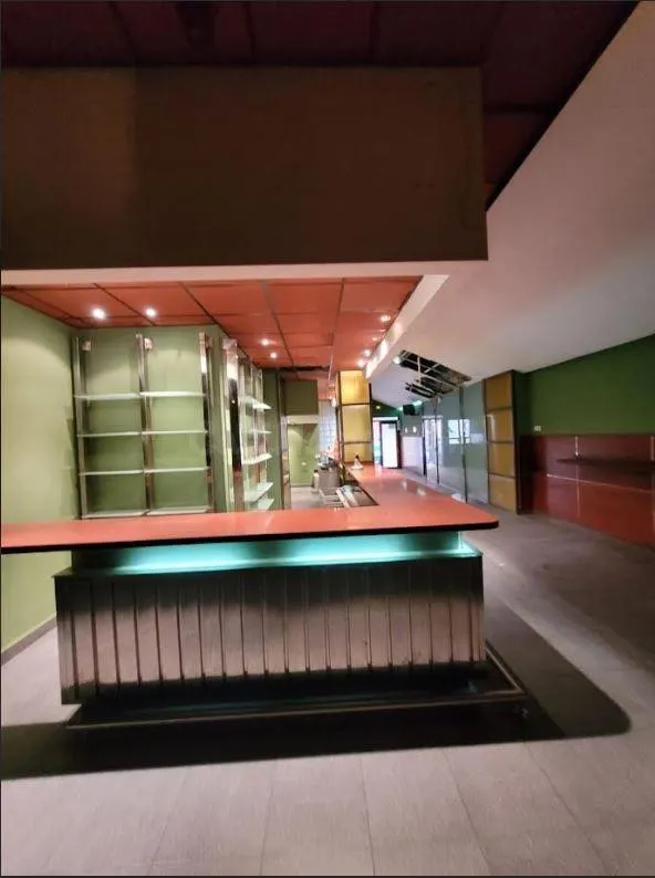 SE VENDE LOCAL COMERCIAL ENORME MONTADO PARA HACER UN NEGOCI - foto 3
