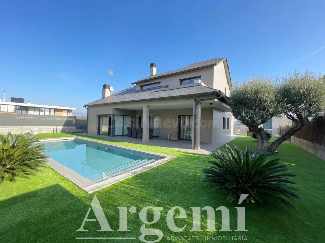 Venta espectacular chalet en Palau-Solità i Plegamans - foto 3