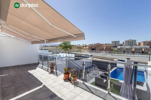 Vivienda de lujo en Urbanización SERRALLO HILLS. — 9