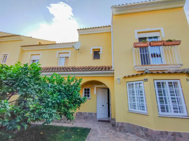 ALQUILER DE EXCLUSIVO ADOSADO EN URBANIZACIÓN ALFINACH — 43