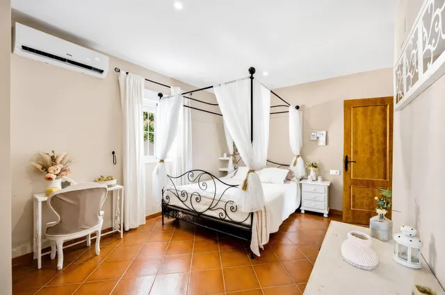 Chalet ideal para vivir todo el año, en la entrada de Chiclana. — 38