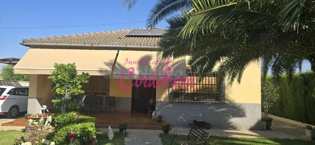Oportunidad Única: Parcela de 1260 m2 con Dos Casas y Piscin - foto 2