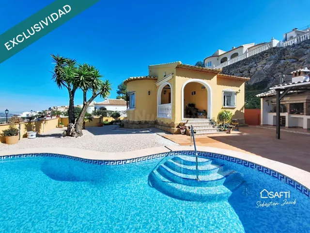 Villa mediterránea con piscina privada en ADOR
