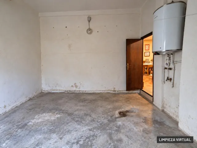 Casa con local comercial, garaje y patio en la gargantada, lieres. ¡vivienda y negocio en un mismo inmueble! — 19