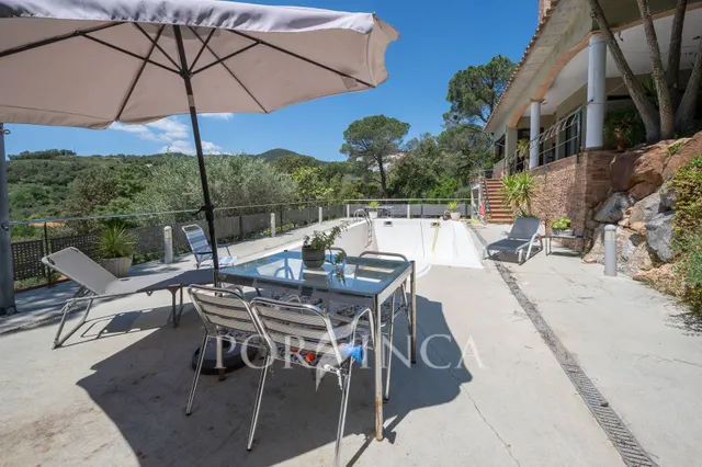 Encantadora villa con piscina y vistas panorámicas en Calonge Costa Brava — 10
