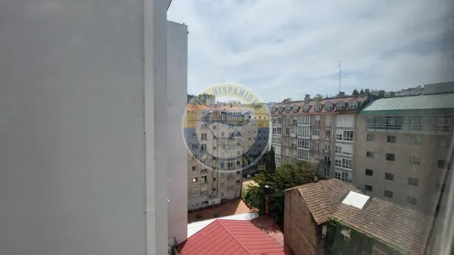 PISAZO DE LUJO CON GARAJE EN ROSALÍA DE CASTRO – VIGO — 33