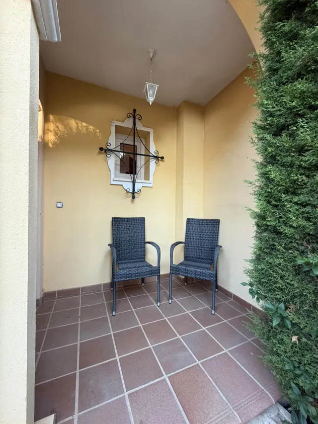 Adosado de esquina con jardín, dos terraza, dos plazas de garaje a 700 m de la playa — 7