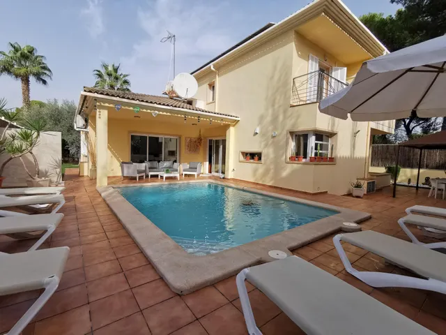 CHALET CON LICENCIA DE ALQUILER VACACIONAL — 9