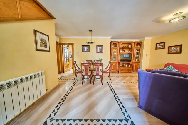 Espacio, calidez y terrazas para disfrutar: una casa con per - foto 4