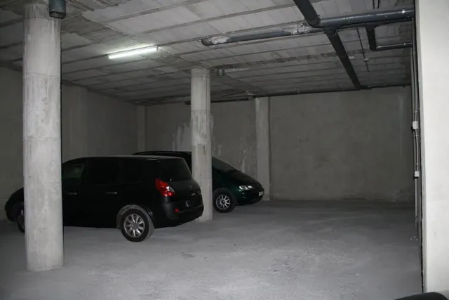 ¡¡ OPORTUNIDAD !! Local comercial en planta baja en Orihuela zona del Colegio Santo Domingo, con salida de humos. — 4