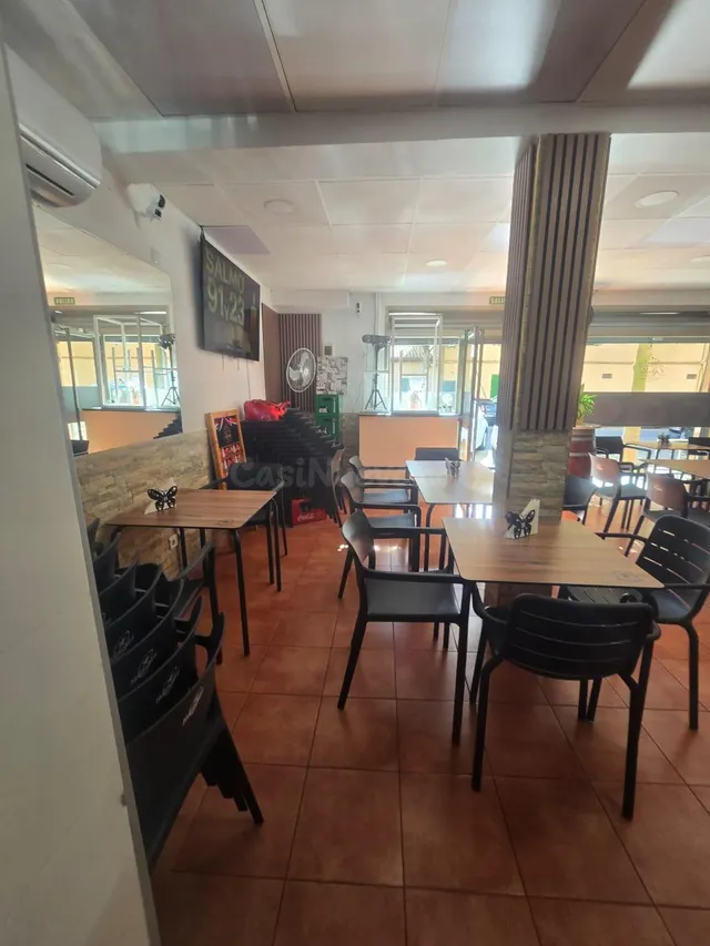 SE VENDE BAR-CAFETERIA CON INQUILINO RENTABILIDAD 8% - foto 4