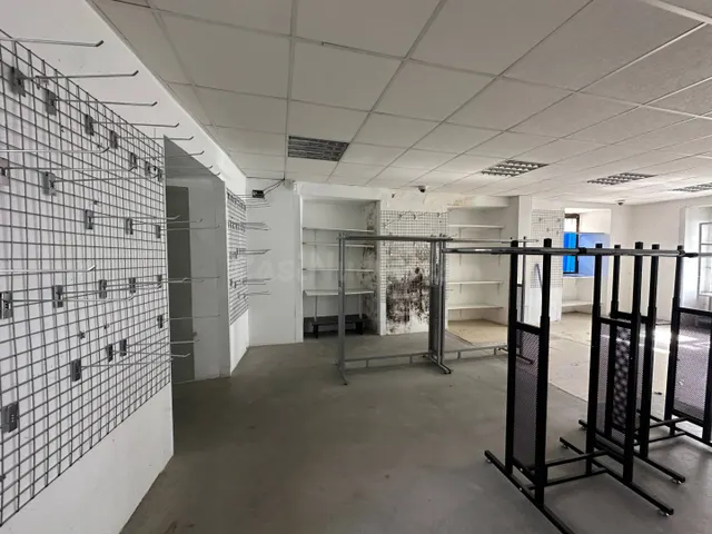 Oportunidad en el centro de Becerreá: Edificio + Casa tradicional con gran local — 19