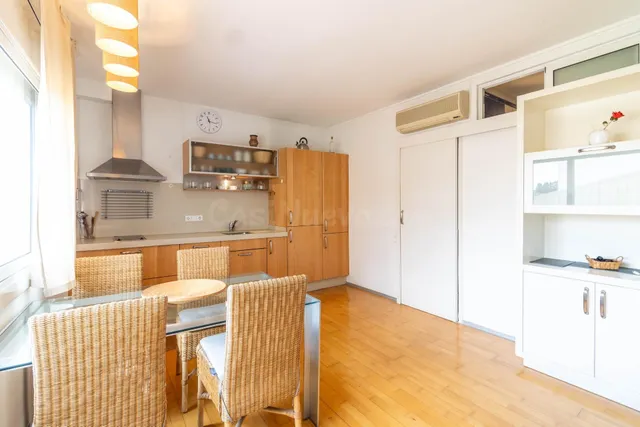 Agencia Inmobiliaria en Barcelona. Atico en venta en Sarria - foto 3