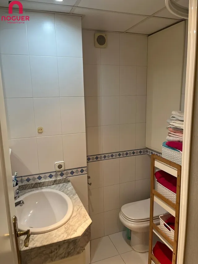 PISO ZONA ZOCO DE CUATRO DORMITORIOS , DOS BAÑOS , TERRRAZA Y  ASCENSOR — 15