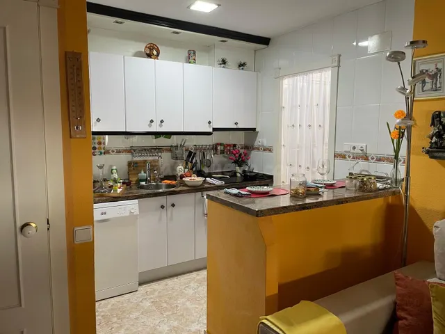 CHALET ADOSADO CON PISCINA PRIVADA EN LOS ALTOS – TORREVIEJA - foto 4
