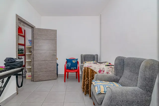 Un mostrador, un oficio, un local o un piso que puede ser tuyo — 16
