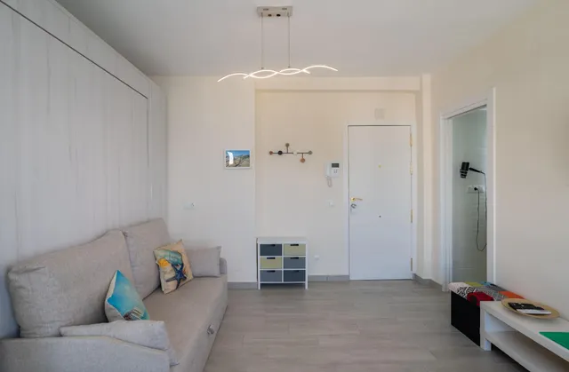 Magnifico estudio en primera línea de playa en Calahonda. — 10