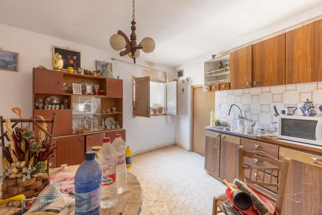 CASA PARA REFORMAR, MÁS TERRENO DE 250M2 — 23