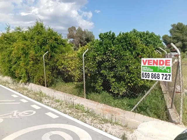 Parcela de 1000 metros, urbano directo, en La Loma (Las Torr - foto 3