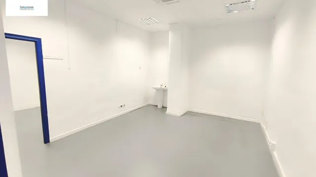 LOCAL DE 1100 M2 EN ZONA FERIA — 28