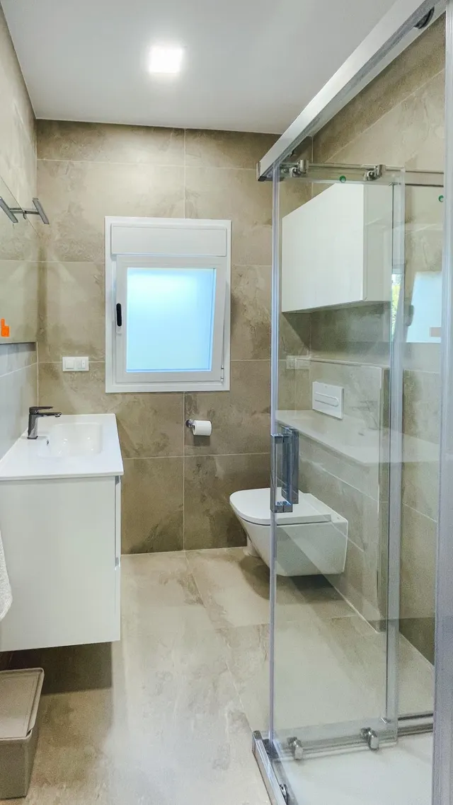 Chalet de lujo en venta en Benidorm: 6 dormitorios y 4 baños dividido en 2 casas independientes — 37