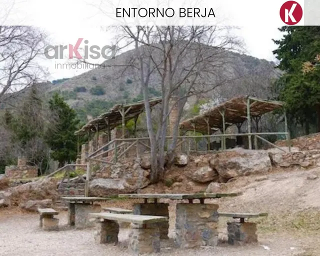 DOS VIVIENDAS INDEPENDIENTES CON PISCINA Y HUERTO EN BERJA — 44