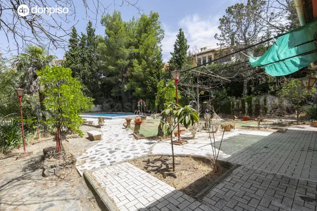 PARCELA URBANA CON CHALET Y GRAN POTENCIAL DE EDIFICACIÓN EN - foto 3
