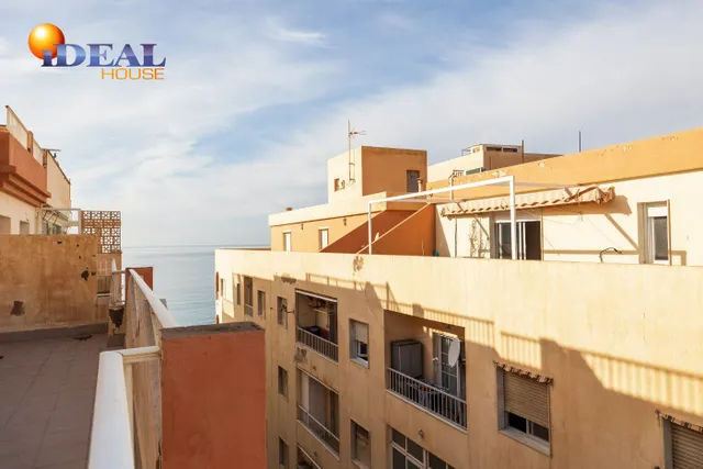ESTUPENDO ATICO JUNTO AL MAR CON TERRAZA FANTASTICA — 19
