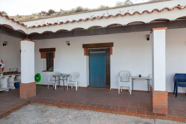 Se Vende Casa Cueva en BENAMAUREL — 24