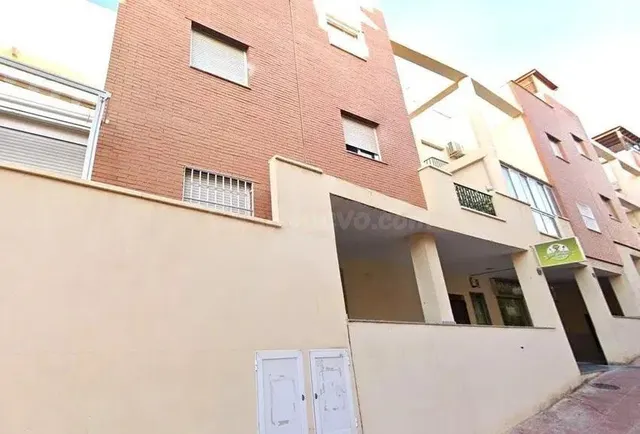 Se vende piso CESIÓN DE REMATE en C/ CHUMBERA (LA) en Almerí - foto 2