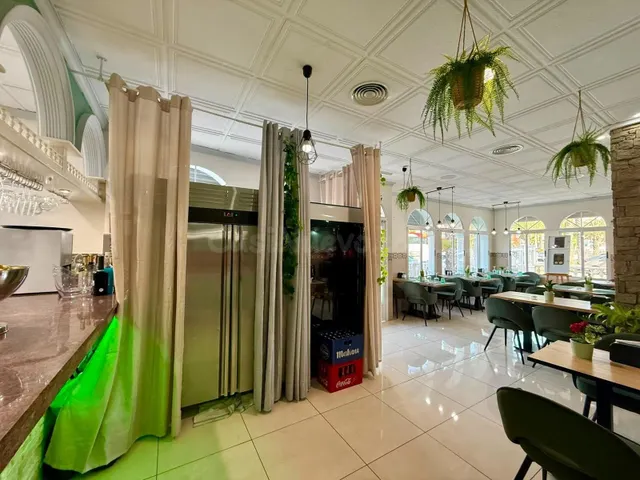 Local comercial 101m² en venta - Los secanos — 49
