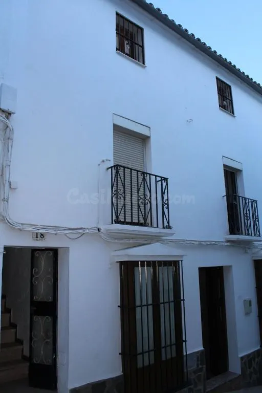 Venta de casa en Zahara de la Sierra — 3