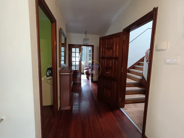 Casa con amplias vistas a la ría de Vigo ubicado en la zona alta de Teis — 9