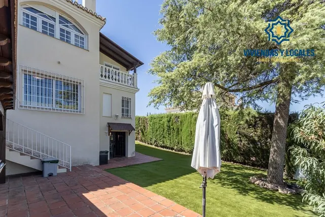 CASA PAREADA EN LA ZUBIA CON PISCINA, ZONA DE BARBACOA Y JARDÍN — 7