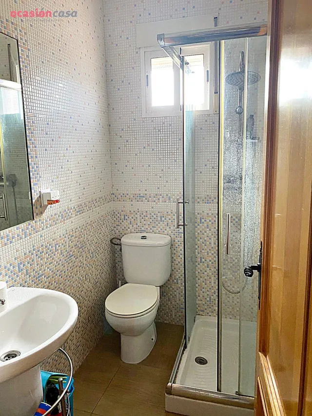 PARCELA DE 700 m2 , con 2 casas equipadas de cocina , habitaciones , baños ...! — 50