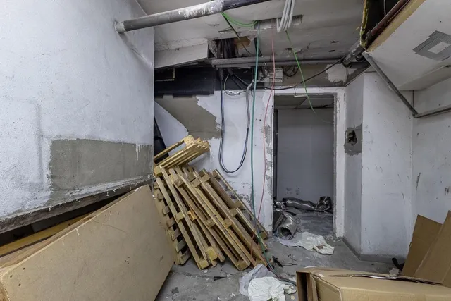 ¡Local en Acera del Darro frente al Corte Inglés! — 20