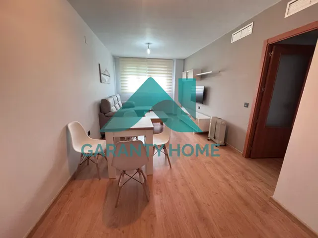 ¡SE ALQUILA PISO EN ZONA JUNQUILLO! ✨ — 6