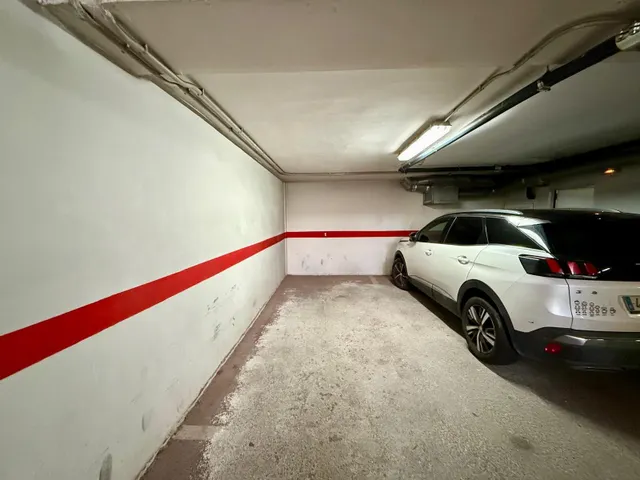 AMPLIO PISO EN EL PARADOR DE LAS HORTICHUELAS, FRENTE A LA PLAZA DEL AYUNTAMIENTO — 23